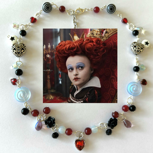 the red queen complex necklace
