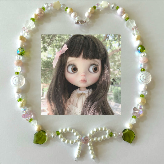 blushing rose blythe doll necklace